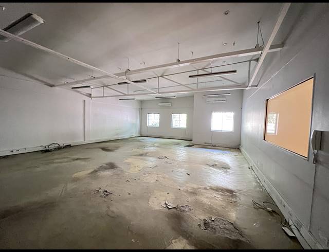 156M² OFFICE TO LET IN GREEN POINT